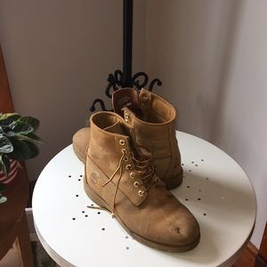 Men’s Timberland boots. Used and in great shape!